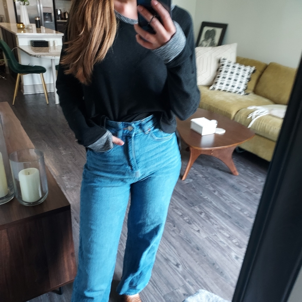 Scoop neck sweater